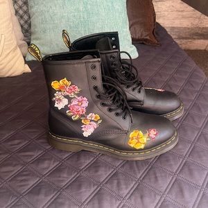 Women’s Size 10 Dr. Martens